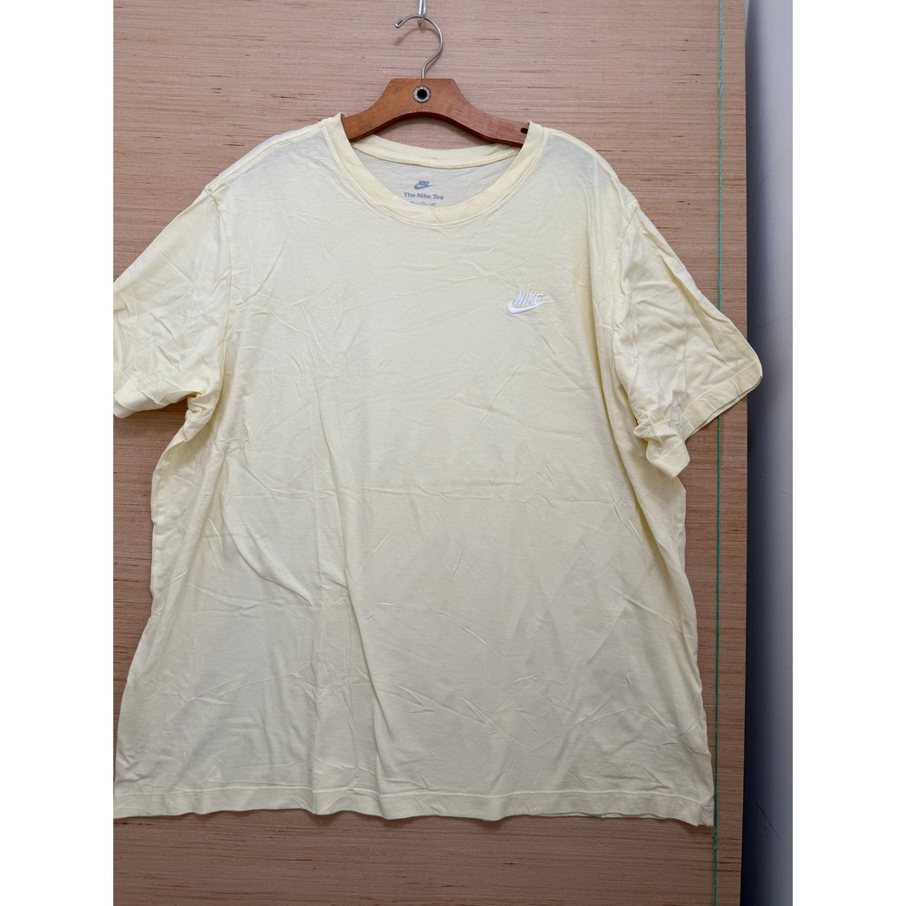 Nike The Nike Tee Mens XXL Pale Yellow Short Sleeve Embroidered Logo T-Shirt